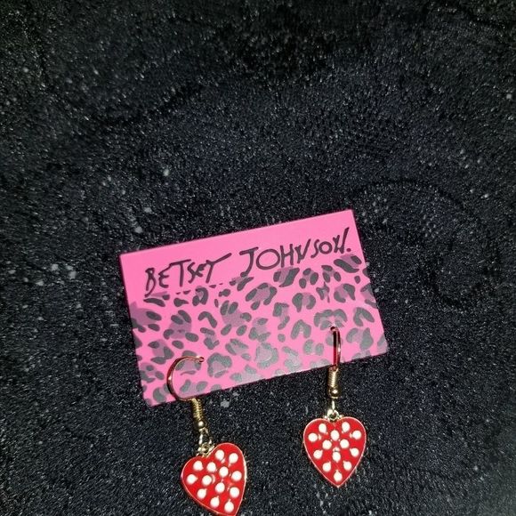 Betsey Johnson Heart Earrings - Picture 4 of 5
